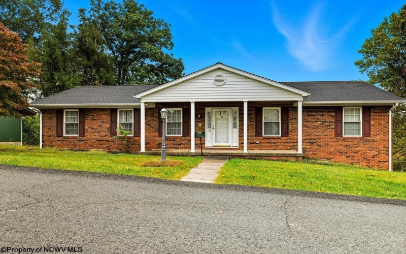 10 Greenwood Drive, Fairmont, West Virginia 26554, 3 Bedrooms Bedrooms, 9 Rooms Rooms,3 BathroomsBathrooms,Single Family Detached,For Sale,Greenwood,10161749