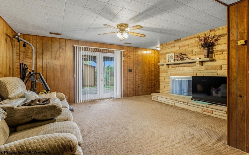 10 Greenwood Drive, Fairmont, West Virginia 26554, 3 Bedrooms Bedrooms, 9 Rooms Rooms,3 BathroomsBathrooms,Single Family Detached,For Sale,Greenwood,10161749