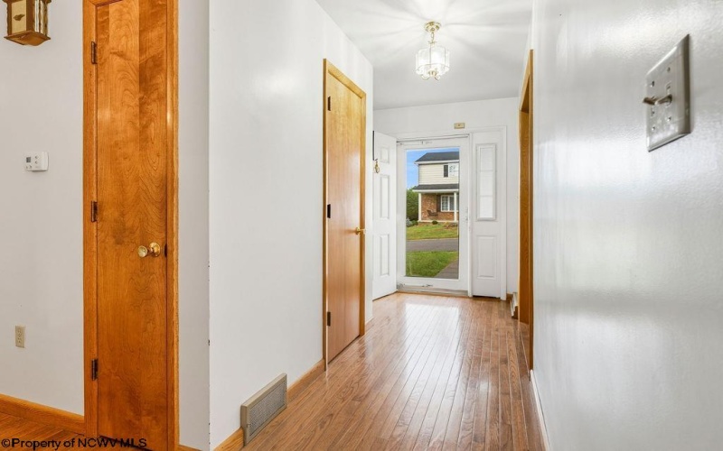 10 Greenwood Drive, Fairmont, West Virginia 26554, 3 Bedrooms Bedrooms, 9 Rooms Rooms,3 BathroomsBathrooms,Single Family Detached,For Sale,Greenwood,10161749