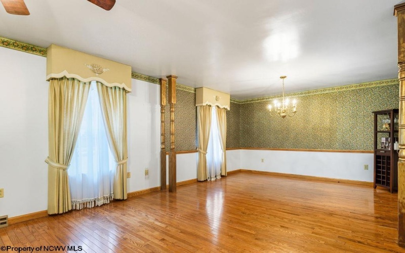 10 Greenwood Drive, Fairmont, West Virginia 26554, 3 Bedrooms Bedrooms, 9 Rooms Rooms,3 BathroomsBathrooms,Single Family Detached,For Sale,Greenwood,10161749