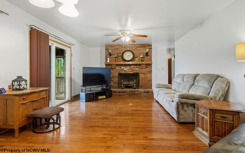 10 Greenwood Drive, Fairmont, West Virginia 26554, 3 Bedrooms Bedrooms, 9 Rooms Rooms,3 BathroomsBathrooms,Single Family Detached,For Sale,Greenwood,10161749
