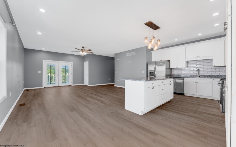 407 Kings Point Lane, Morgantown, West Virginia 26508, 4 Bedrooms Bedrooms, 7 Rooms Rooms,5 BathroomsBathrooms,Single Family Detached,For Sale,Kings Point,10161756