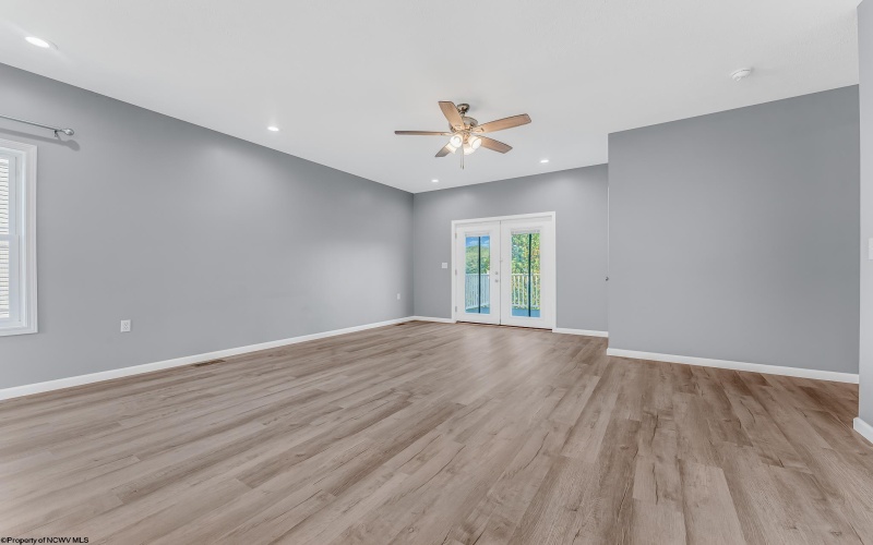 407 Kings Point Lane, Morgantown, West Virginia 26508, 4 Bedrooms Bedrooms, 7 Rooms Rooms,5 BathroomsBathrooms,Single Family Detached,For Sale,Kings Point,10161756