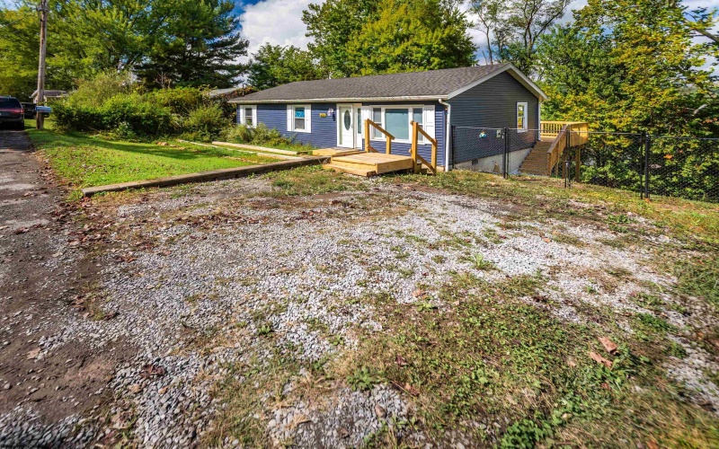 542 Cherokee Drive, Morgantown, West Virginia 26508, 3 Bedrooms Bedrooms, 6 Rooms Rooms,1 BathroomBathrooms,Single Family Detached,For Sale,Cherokee,10161755