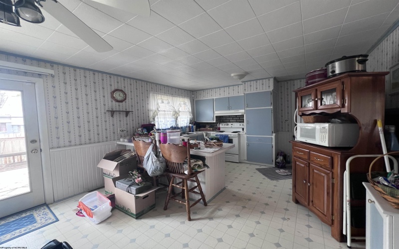 371 Kennedy Street, Elkins, West Virginia 26241, 3 Bedrooms Bedrooms, 6 Rooms Rooms,1 BathroomBathrooms,Single Family Detached,For Sale,Kennedy,10161766