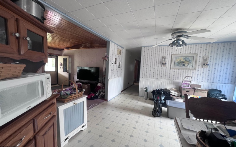 371 Kennedy Street, Elkins, West Virginia 26241, 3 Bedrooms Bedrooms, 6 Rooms Rooms,1 BathroomBathrooms,Single Family Detached,For Sale,Kennedy,10161766