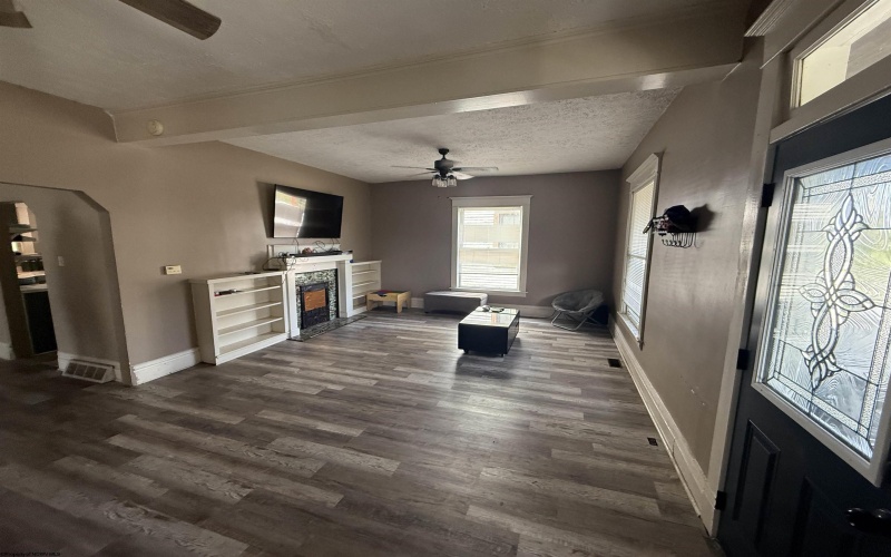 408 Dewey Avenue, Grafton, West Virginia 26354, 3 Bedrooms Bedrooms, 9 Rooms Rooms,1 BathroomBathrooms,Single Family Detached,For Sale,Dewey,10161765