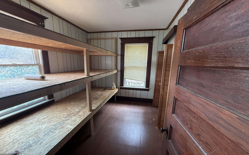 408 Dewey Avenue, Grafton, West Virginia 26354, 3 Bedrooms Bedrooms, 9 Rooms Rooms,1 BathroomBathrooms,Single Family Detached,For Sale,Dewey,10161765