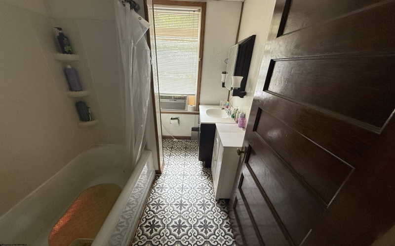 408 Dewey Avenue, Grafton, West Virginia 26354, 3 Bedrooms Bedrooms, 9 Rooms Rooms,1 BathroomBathrooms,Single Family Detached,For Sale,Dewey,10161765