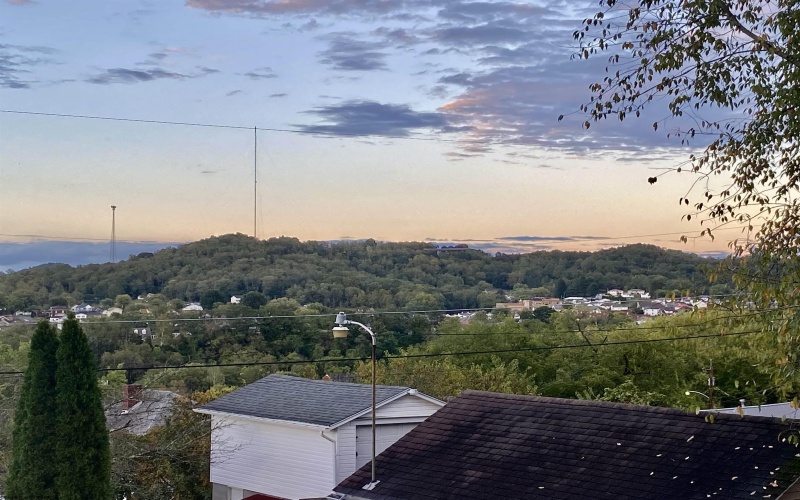 1619 Hoffman Avenue, Clarksburg, West Virginia 26301, 3 Bedrooms Bedrooms, 7 Rooms Rooms,2 BathroomsBathrooms,Single Family Detached,For Sale,Hoffman,10161760