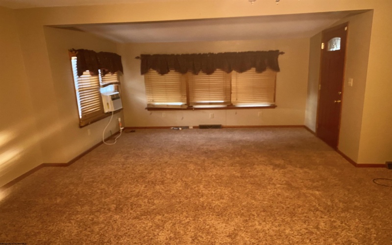 1619 Hoffman Avenue, Clarksburg, West Virginia 26301, 3 Bedrooms Bedrooms, 7 Rooms Rooms,2 BathroomsBathrooms,Single Family Detached,For Sale,Hoffman,10161760