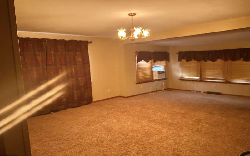 1619 Hoffman Avenue, Clarksburg, West Virginia 26301, 3 Bedrooms Bedrooms, 7 Rooms Rooms,2 BathroomsBathrooms,Single Family Detached,For Sale,Hoffman,10161760