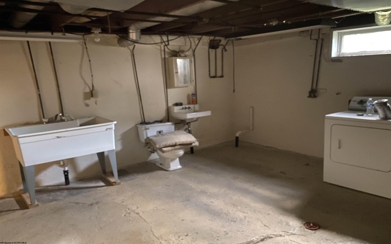 1619 Hoffman Avenue, Clarksburg, West Virginia 26301, 3 Bedrooms Bedrooms, 7 Rooms Rooms,2 BathroomsBathrooms,Single Family Detached,For Sale,Hoffman,10161760