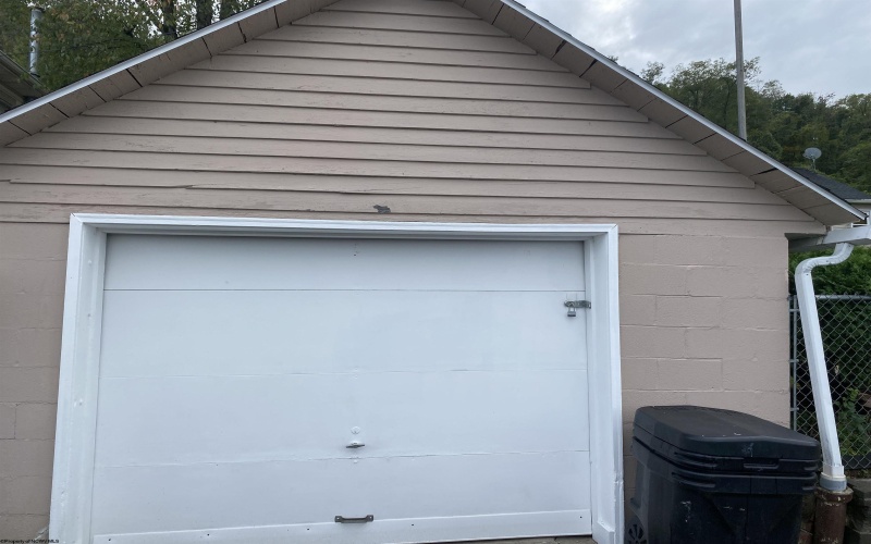 1619 Hoffman Avenue, Clarksburg, West Virginia 26301, 3 Bedrooms Bedrooms, 7 Rooms Rooms,2 BathroomsBathrooms,Single Family Detached,For Sale,Hoffman,10161760