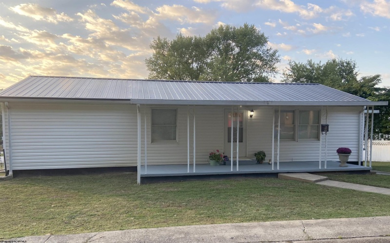 180 Pike Street, New Martinsville, West Virginia 26155, 3 Bedrooms Bedrooms, 4 Rooms Rooms,1 BathroomBathrooms,Single Family Detached,For Sale,Pike,10161759