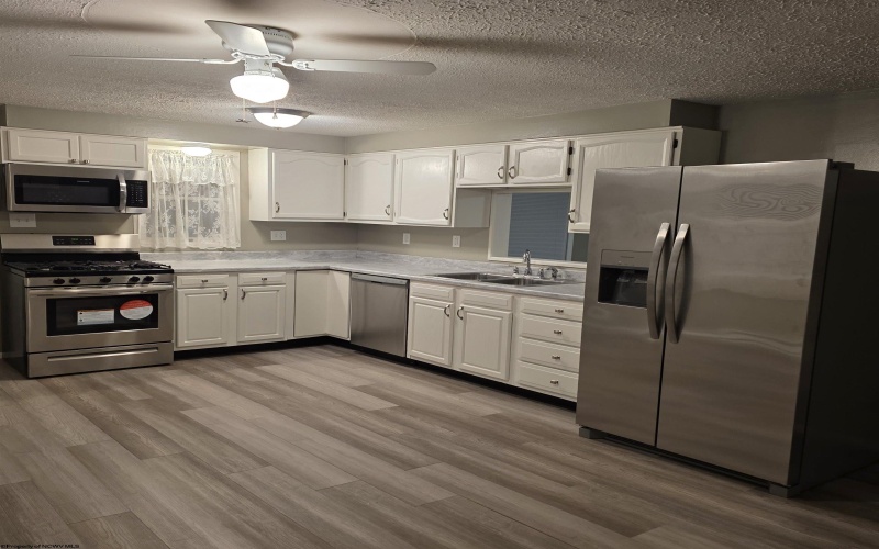 180 Pike Street, New Martinsville, West Virginia 26155, 3 Bedrooms Bedrooms, 4 Rooms Rooms,1 BathroomBathrooms,Single Family Detached,For Sale,Pike,10161759