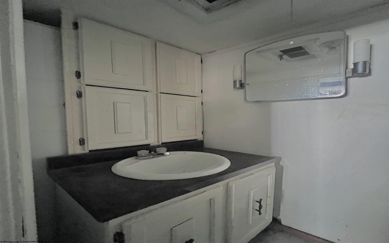 426 Vernon Street, Shinnston, West Virginia 26431, 2 Bedrooms Bedrooms, 5 Rooms Rooms,1 BathroomBathrooms,Single Family Detached,For Sale,Vernon,10161758