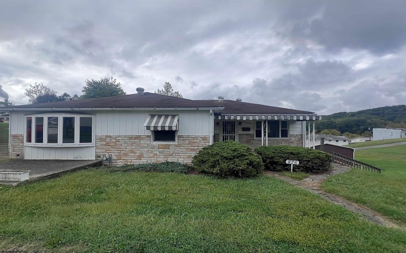426 Vernon Street, Shinnston, West Virginia 26431, 2 Bedrooms Bedrooms, 5 Rooms Rooms,1 BathroomBathrooms,Single Family Detached,For Sale,Vernon,10161758
