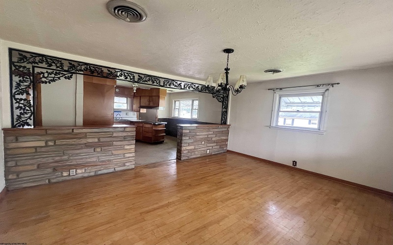 426 Vernon Street, Shinnston, West Virginia 26431, 2 Bedrooms Bedrooms, 5 Rooms Rooms,1 BathroomBathrooms,Single Family Detached,For Sale,Vernon,10161758