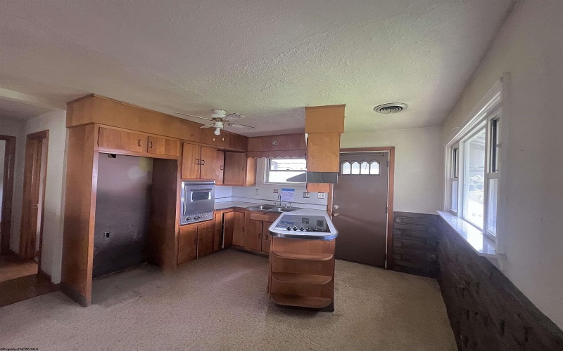 426 Vernon Street, Shinnston, West Virginia 26431, 2 Bedrooms Bedrooms, 5 Rooms Rooms,1 BathroomBathrooms,Single Family Detached,For Sale,Vernon,10161758