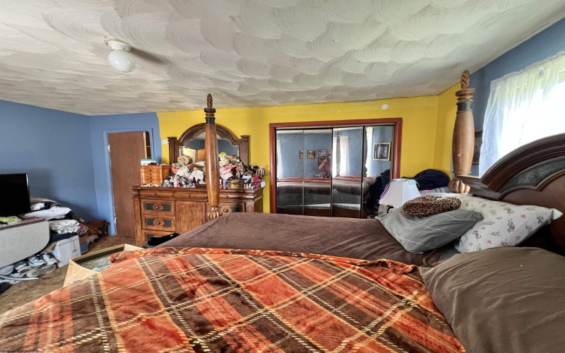8613 Georgetown Road, Roanoke, West Virginia 26447, 5 Bedrooms Bedrooms, 9 Rooms Rooms,3 BathroomsBathrooms,Single Family Detached,For Sale,Georgetown,10161771