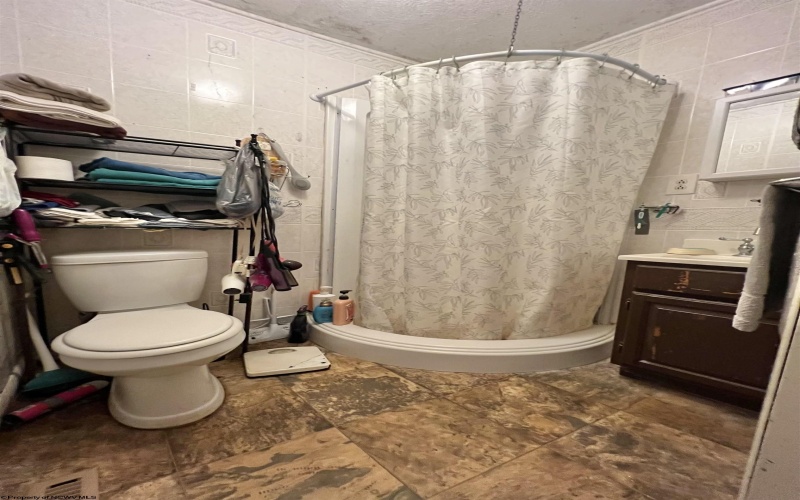 8613 Georgetown Road, Roanoke, West Virginia 26447, 5 Bedrooms Bedrooms, 9 Rooms Rooms,3 BathroomsBathrooms,Single Family Detached,For Sale,Georgetown,10161771