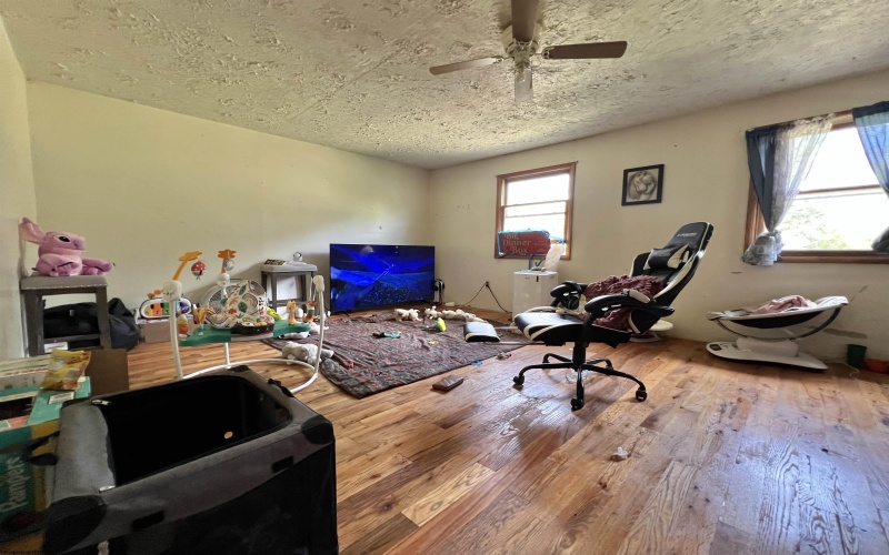 8613 Georgetown Road, Roanoke, West Virginia 26447, 5 Bedrooms Bedrooms, 9 Rooms Rooms,3 BathroomsBathrooms,Single Family Detached,For Sale,Georgetown,10161771
