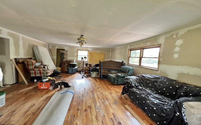 8613 Georgetown Road, Roanoke, West Virginia 26447, 5 Bedrooms Bedrooms, 9 Rooms Rooms,3 BathroomsBathrooms,Single Family Detached,For Sale,Georgetown,10161771