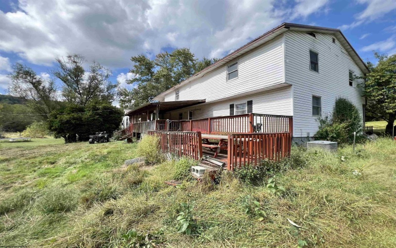 8613 Georgetown Road, Roanoke, West Virginia 26447, 5 Bedrooms Bedrooms, 9 Rooms Rooms,3 BathroomsBathrooms,Single Family Detached,For Sale,Georgetown,10161771