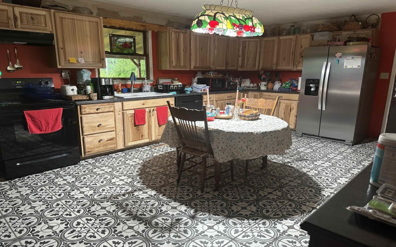 8613 Georgetown Road, Roanoke, West Virginia 26447, 5 Bedrooms Bedrooms, 9 Rooms Rooms,3 BathroomsBathrooms,Single Family Detached,For Sale,Georgetown,10161771