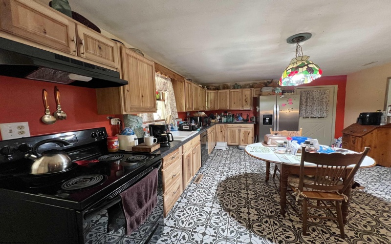 8613 Georgetown Road, Roanoke, West Virginia 26447, 5 Bedrooms Bedrooms, 9 Rooms Rooms,3 BathroomsBathrooms,Single Family Detached,For Sale,Georgetown,10161771