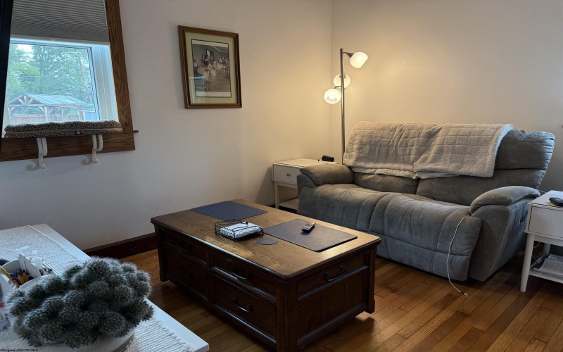 1245 Peacock Lane, Fairmont, West Virginia 26554, 3 Bedrooms Bedrooms, 6 Rooms Rooms,1 BathroomBathrooms,Single Family Detached,For Sale,Peacock,10161769 1245 Peacock Lane, Fairmont, West Virginia 26554, 3 Bedrooms Bedrooms, 6 Rooms Rooms,1 BathroomBathrooms,Single Family Detached,For Sale,Peacock,10161769