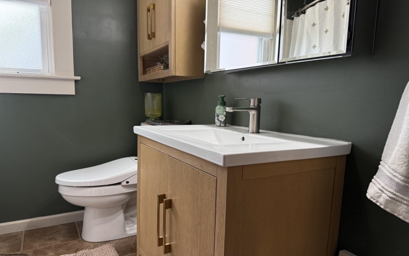 1245 Peacock Lane, Fairmont, West Virginia 26554, 3 Bedrooms Bedrooms, 6 Rooms Rooms,1 BathroomBathrooms,Single Family Detached,For Sale,Peacock,10161769 1245 Peacock Lane, Fairmont, West Virginia 26554, 3 Bedrooms Bedrooms, 6 Rooms Rooms,1 BathroomBathrooms,Single Family Detached,For Sale,Peacock,10161769