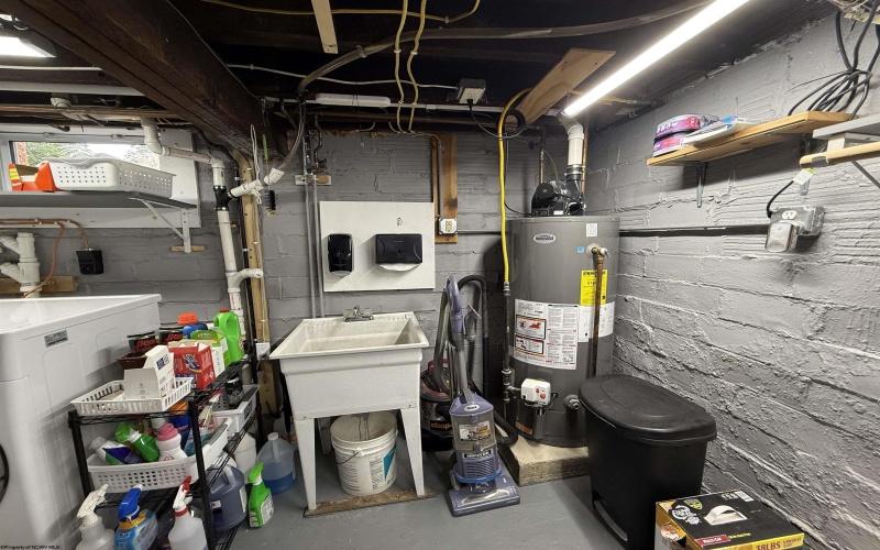 1245 Peacock Lane, Fairmont, West Virginia 26554, 3 Bedrooms Bedrooms, 6 Rooms Rooms,1 BathroomBathrooms,Single Family Detached,For Sale,Peacock,10161769 1245 Peacock Lane, Fairmont, West Virginia 26554, 3 Bedrooms Bedrooms, 6 Rooms Rooms,1 BathroomBathrooms,Single Family Detached,For Sale,Peacock,10161769