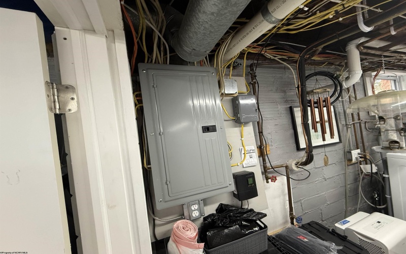 1245 Peacock Lane, Fairmont, West Virginia 26554, 3 Bedrooms Bedrooms, 6 Rooms Rooms,1 BathroomBathrooms,Single Family Detached,For Sale,Peacock,10161769 1245 Peacock Lane, Fairmont, West Virginia 26554, 3 Bedrooms Bedrooms, 6 Rooms Rooms,1 BathroomBathrooms,Single Family Detached,For Sale,Peacock,10161769