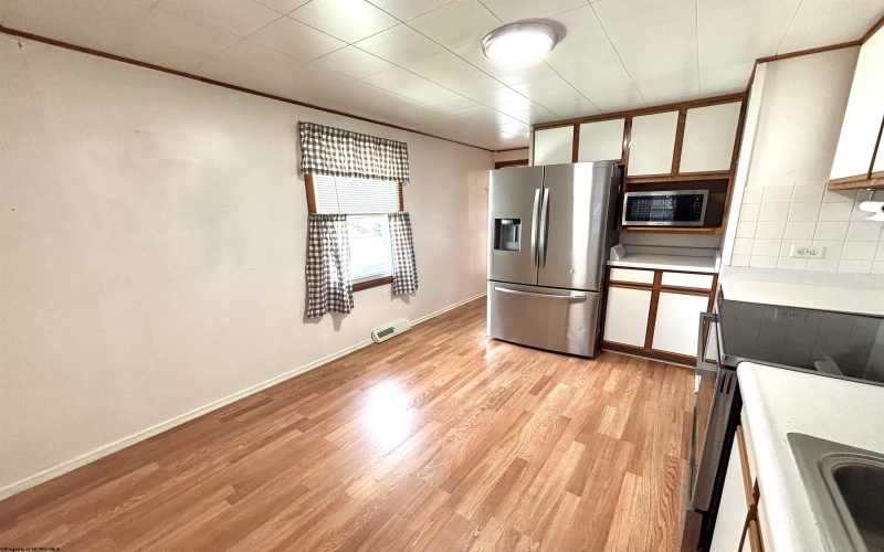 1432 Farland Avenue, Clarksburg, West Virginia 26301, 2 Bedrooms Bedrooms, 4 Rooms Rooms,1 BathroomBathrooms,Single Family Detached,For Sale,Farland,10161784 1432 Farland Avenue, Clarksburg, West Virginia 26301, 2 Bedrooms Bedrooms, 4 Rooms Rooms,1 BathroomBathrooms,Single Family Detached,For Sale,Farland,10161784