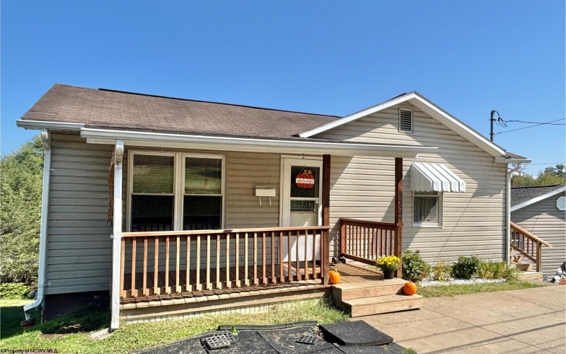 1432 Farland Avenue, Clarksburg, West Virginia 26301, 2 Bedrooms Bedrooms, 4 Rooms Rooms,1 BathroomBathrooms,Single Family Detached,For Sale,Farland,10161784 1432 Farland Avenue, Clarksburg, West Virginia 26301, 2 Bedrooms Bedrooms, 4 Rooms Rooms,1 BathroomBathrooms,Single Family Detached,For Sale,Farland,10161784