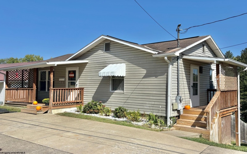 1432 Farland Avenue, Clarksburg, West Virginia 26301, 2 Bedrooms Bedrooms, 4 Rooms Rooms,1 BathroomBathrooms,Single Family Detached,For Sale,Farland,10161784 1432 Farland Avenue, Clarksburg, West Virginia 26301, 2 Bedrooms Bedrooms, 4 Rooms Rooms,1 BathroomBathrooms,Single Family Detached,For Sale,Farland,10161784