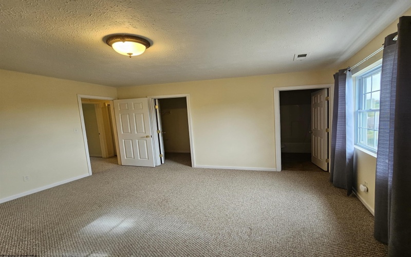 92 Clear Spring Drive, Morgantown, West Virginia 26508, 3 Bedrooms Bedrooms, 6 Rooms Rooms,2 BathroomsBathrooms,Single Family Attached,For Sale,Clear Spring,10161776