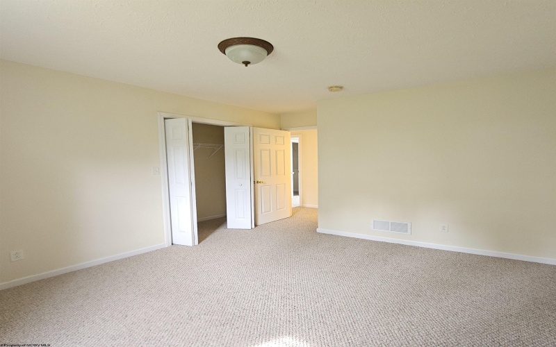 92 Clear Spring Drive, Morgantown, West Virginia 26508, 3 Bedrooms Bedrooms, 6 Rooms Rooms,2 BathroomsBathrooms,Single Family Attached,For Sale,Clear Spring,10161776