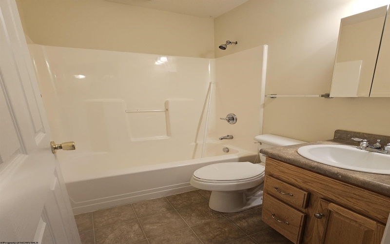 92 Clear Spring Drive, Morgantown, West Virginia 26508, 3 Bedrooms Bedrooms, 6 Rooms Rooms,2 BathroomsBathrooms,Single Family Attached,For Sale,Clear Spring,10161776