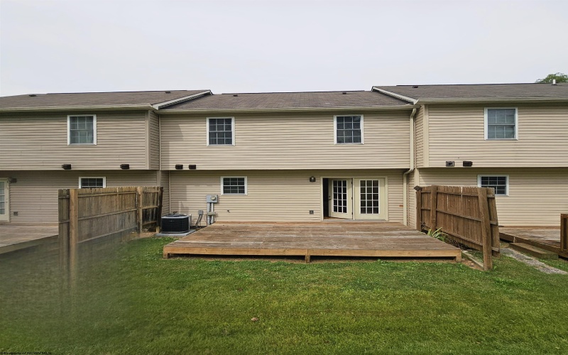 92 Clear Spring Drive, Morgantown, West Virginia 26508, 3 Bedrooms Bedrooms, 6 Rooms Rooms,2 BathroomsBathrooms,Single Family Attached,For Sale,Clear Spring,10161776