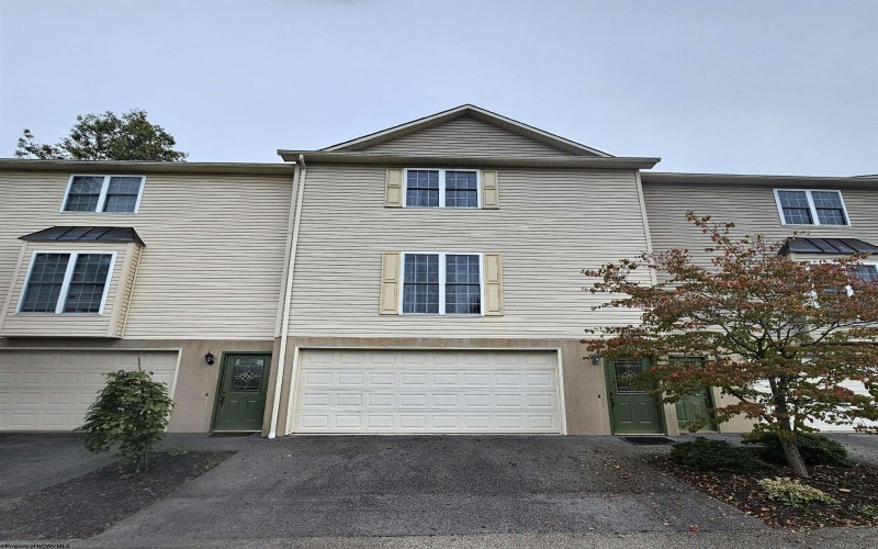 92 Clear Spring Drive, Morgantown, West Virginia 26508, 3 Bedrooms Bedrooms, 6 Rooms Rooms,2 BathroomsBathrooms,Single Family Attached,For Sale,Clear Spring,10161776