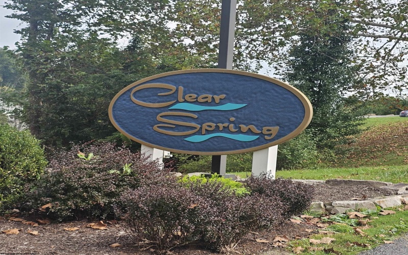 92 Clear Spring Drive, Morgantown, West Virginia 26508, 3 Bedrooms Bedrooms, 6 Rooms Rooms,2 BathroomsBathrooms,Single Family Attached,For Sale,Clear Spring,10161776