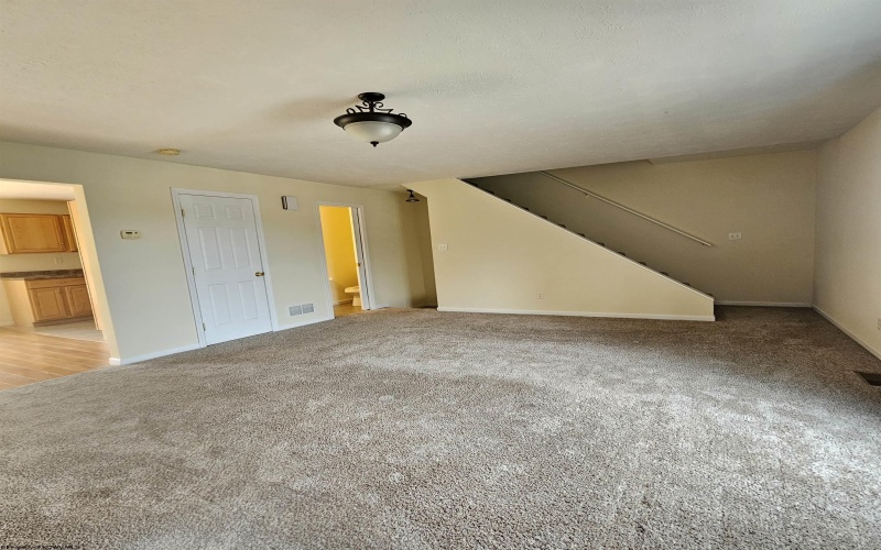 92 Clear Spring Drive, Morgantown, West Virginia 26508, 3 Bedrooms Bedrooms, 6 Rooms Rooms,2 BathroomsBathrooms,Single Family Attached,For Sale,Clear Spring,10161776