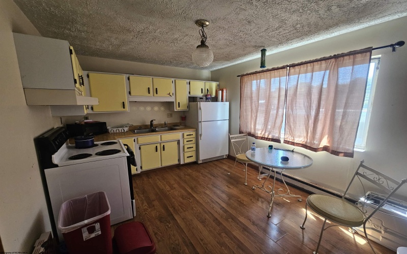 1448 Main Street, Granville, West Virginia 26501, ,Multi-unit/income,For Sale,Main,10161780