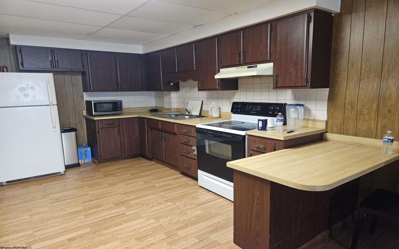 1448 Main Street, Granville, West Virginia 26501, ,Multi-unit/income,For Sale,Main,10161780