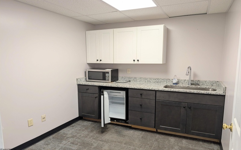 27 Trovato Street, Bridgeport, West Virginia 26330, ,Commercial/industrial,For Lease,Trovato,10161791 27 Trovato Street, Bridgeport, West Virginia 26330, ,Commercial/industrial,For Lease,Trovato,10161791