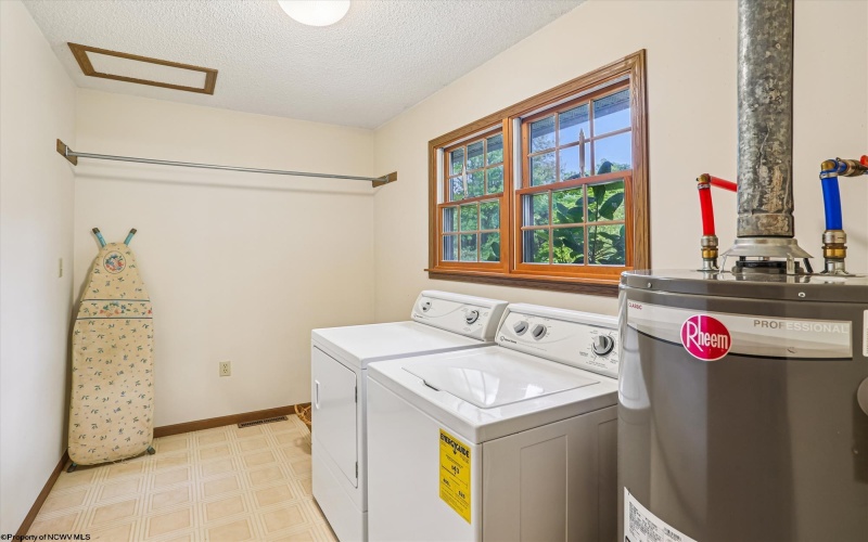 28 Crestview Drive, Hambleton, West Virginia 26269, 4 Bedrooms Bedrooms, 10 Rooms Rooms,2 BathroomsBathrooms,Single Family Detached,For Sale,Crestview,10161807 28 Crestview Drive, Hambleton, West Virginia 26269, 4 Bedrooms Bedrooms, 10 Rooms Rooms,2 BathroomsBathrooms,Single Family Detached,For Sale,Crestview,10161807