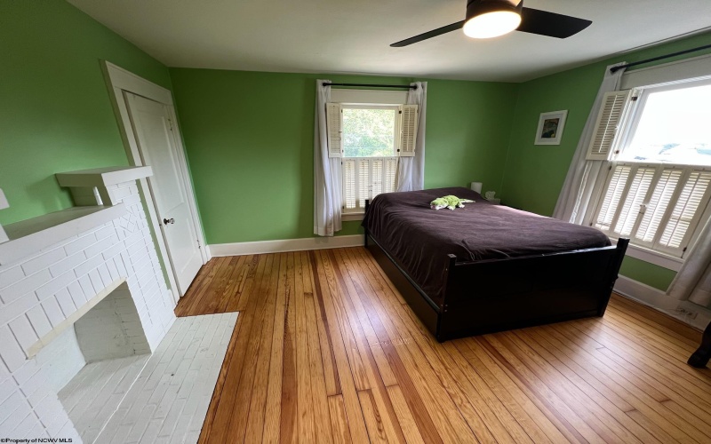 1081 Koontz Avenue, Morgantown, West Virginia 26505, 4 Bedrooms Bedrooms, 7 Rooms Rooms,2 BathroomsBathrooms,Single Family Detached,For Sale,Koontz,10161804